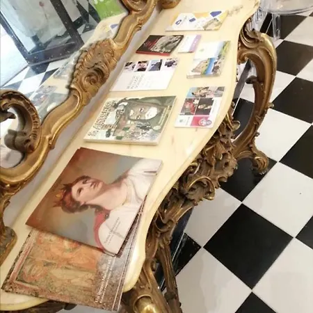 Flat Iron Building Art Studio *