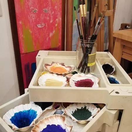 Tatil Evi Flat Iron Building Art Studio